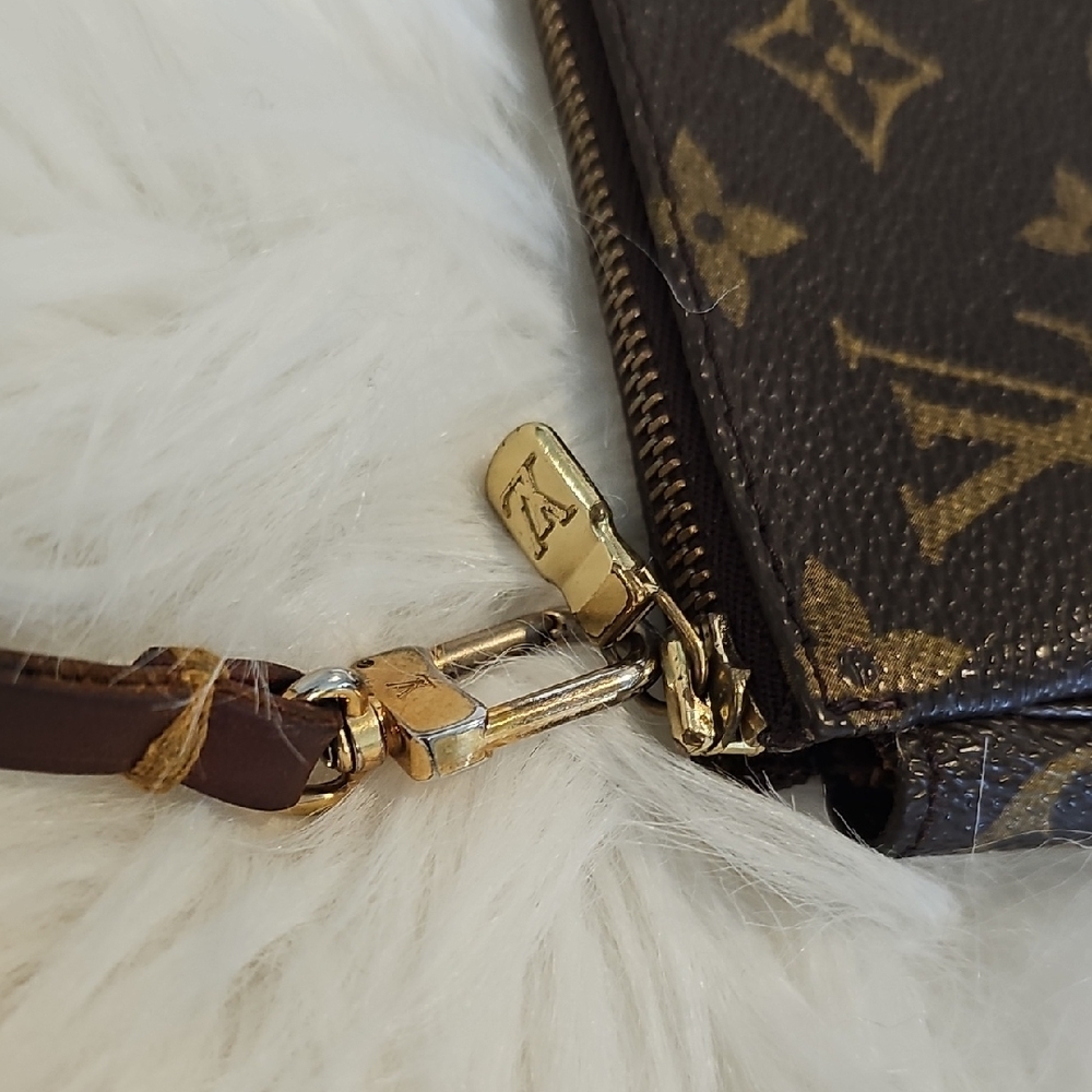 Louis Vuitton Pochette - Picture 4 of 13